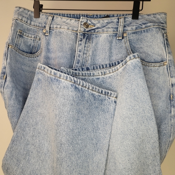 NWT Fashion Nova Bend The Rules Slouch Fit Distressed Jeans size 13 - Picture 3 of 6